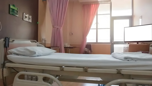 宫女丑颜：纨绔王爷祸乱妃
